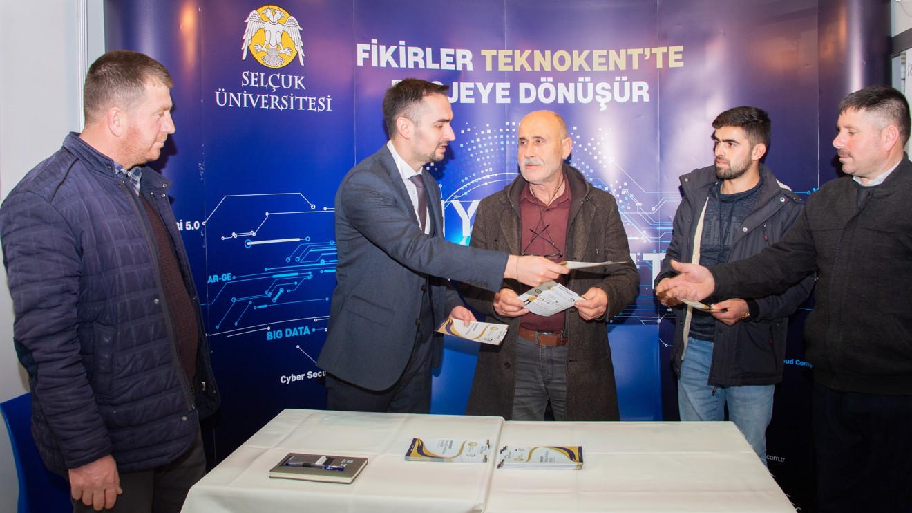 Selçuk Üniversitesinin Konya Tarım Fuarı’ndaki stantları yoğun ilgi görüyor